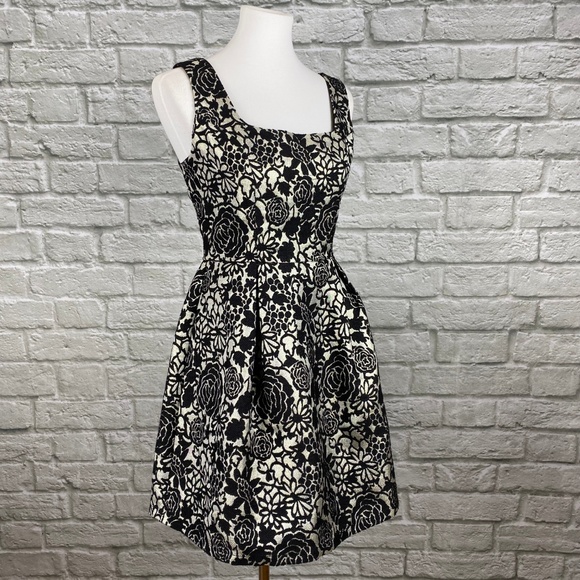 Francesca's Metallic Floral Cocktail Dress - Picture 4 of 6